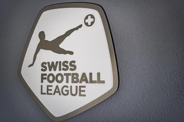 Foto eines Wandlogos der Swiss Football League